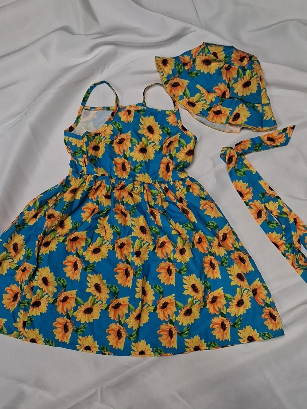 NWOT Girls 5T Sunflower Print Blue Sundress with Matching Hat and Belt